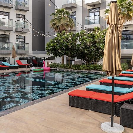Aparthotel Izzzi Life Mint Dubái Exterior foto