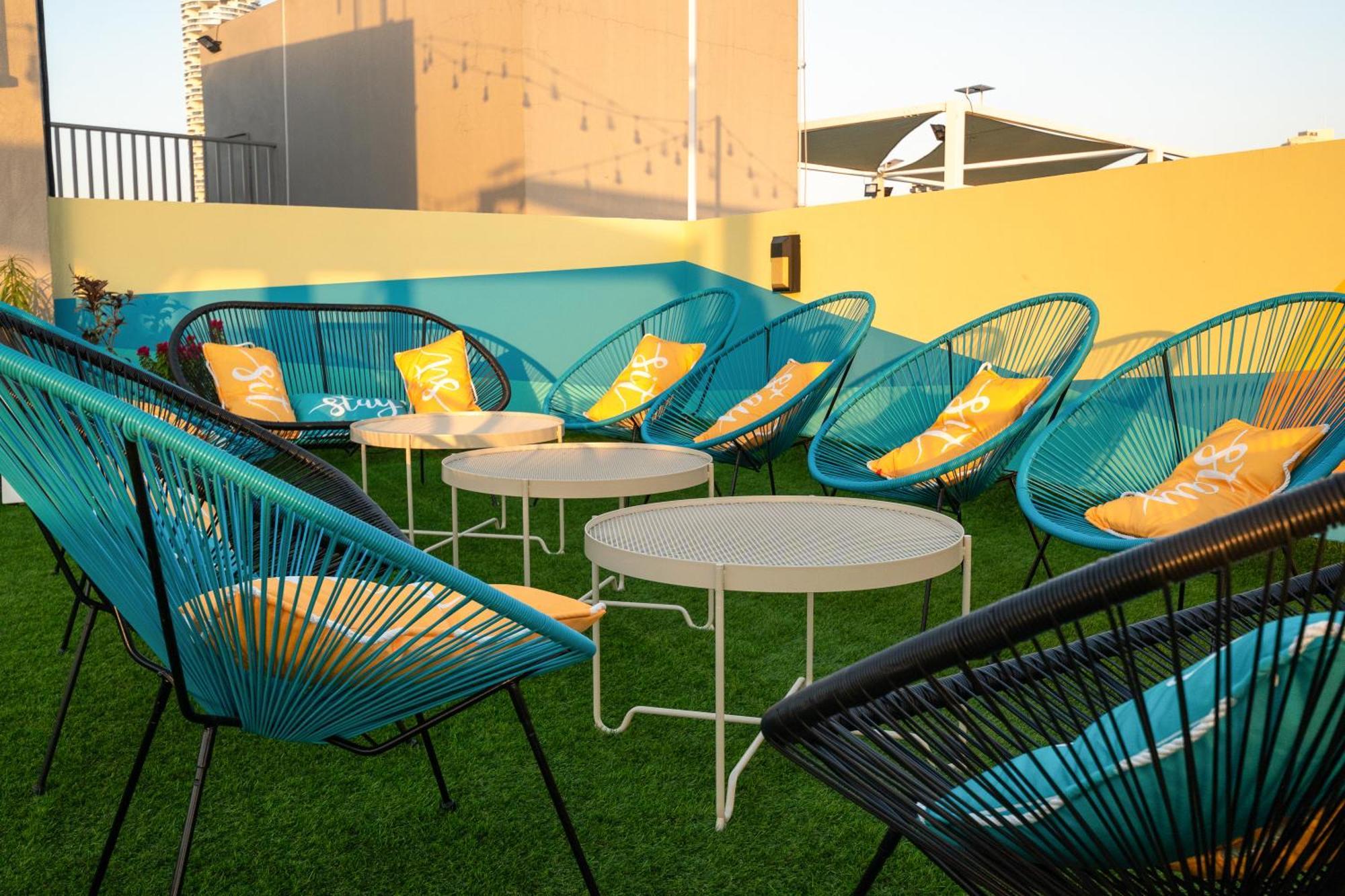 Aparthotel Izzzi Life Mint Dubái Exterior foto